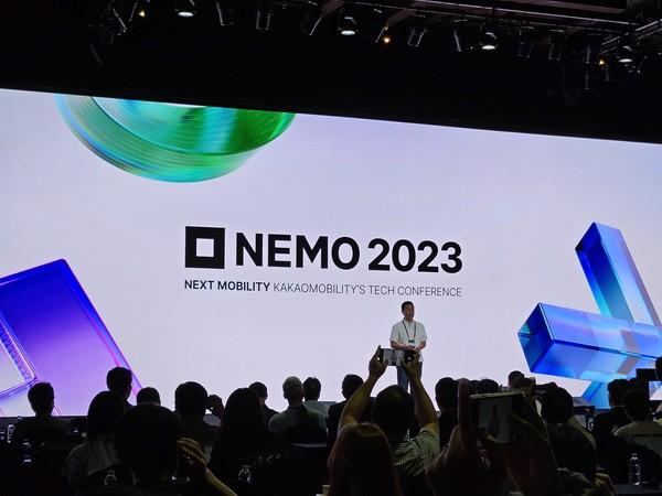 유승일 카카오모빌리티 최고기술책임자(CTO)가 8일 서울 삼성동 그랜드 인터컨티넨탈 서울 파르나스에서 열린 '넥스트 모바일 : NEMO 2023' 행사에서 기조연설을 하고 있다. /사진=남도영 기자