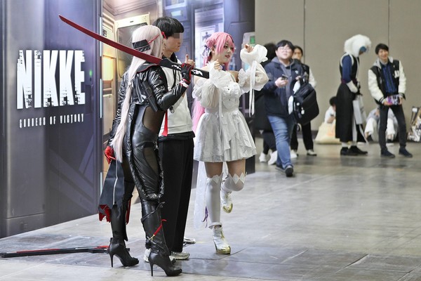 국내 최대 애니메이션·게임 축제 'AGF 2024'가 7일 경기도 고양시 일산 킨텍스 제1전시장 1~5홀에서 막을 올렸다. 이틀 간 열리는 행사의 생생한 첫날을 사진에 담았다. /사진=임경호 기자