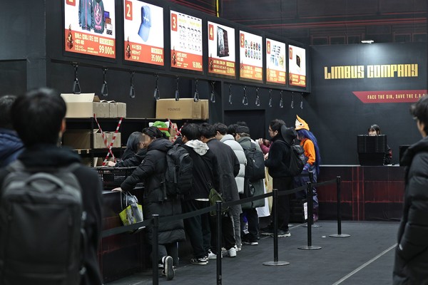 국내 최대 애니메이션·게임 축제 'AGF 2024'가 7일 경기도 고양시 일산 킨텍스 제1전시장 1~5홀에서 막을 올렸다. 이틀 간 열리는 행사의 생생한 첫날을 사진에 담았다. /사진=임경호 기자