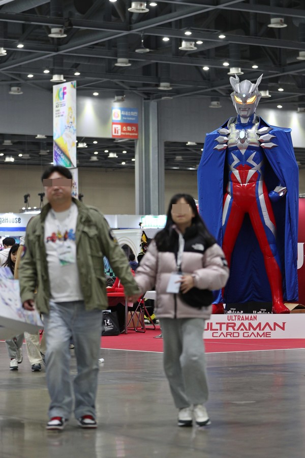 국내 최대 애니메이션·게임 축제 'AGF 2024'가 7일 경기도 고양시 일산 킨텍스 제1전시장 1~5홀에서 막을 올렸다. 이틀 간 열리는 행사의 생생한 첫날을 사진에 담았다. /사진=임경호 기자